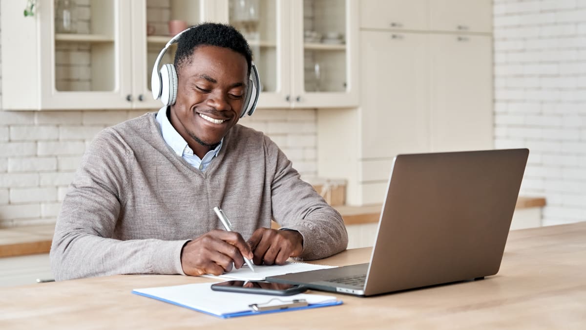 Male online college student