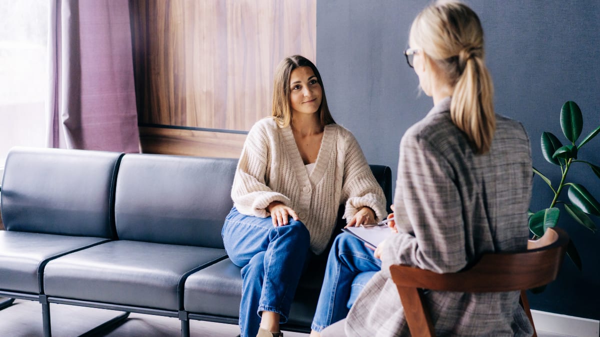 psychologist meeting with a client