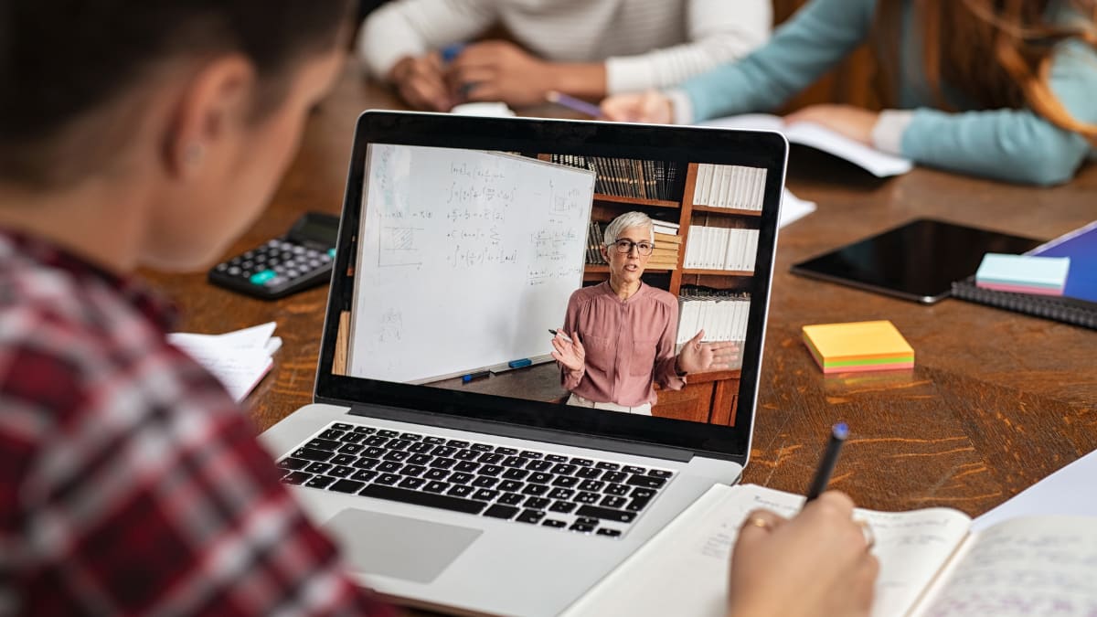 student watching an online course