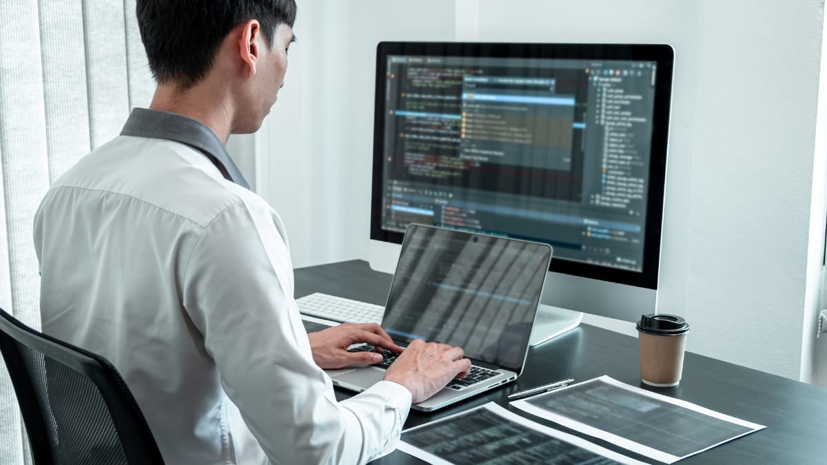 a cyber security student working on an online computer course