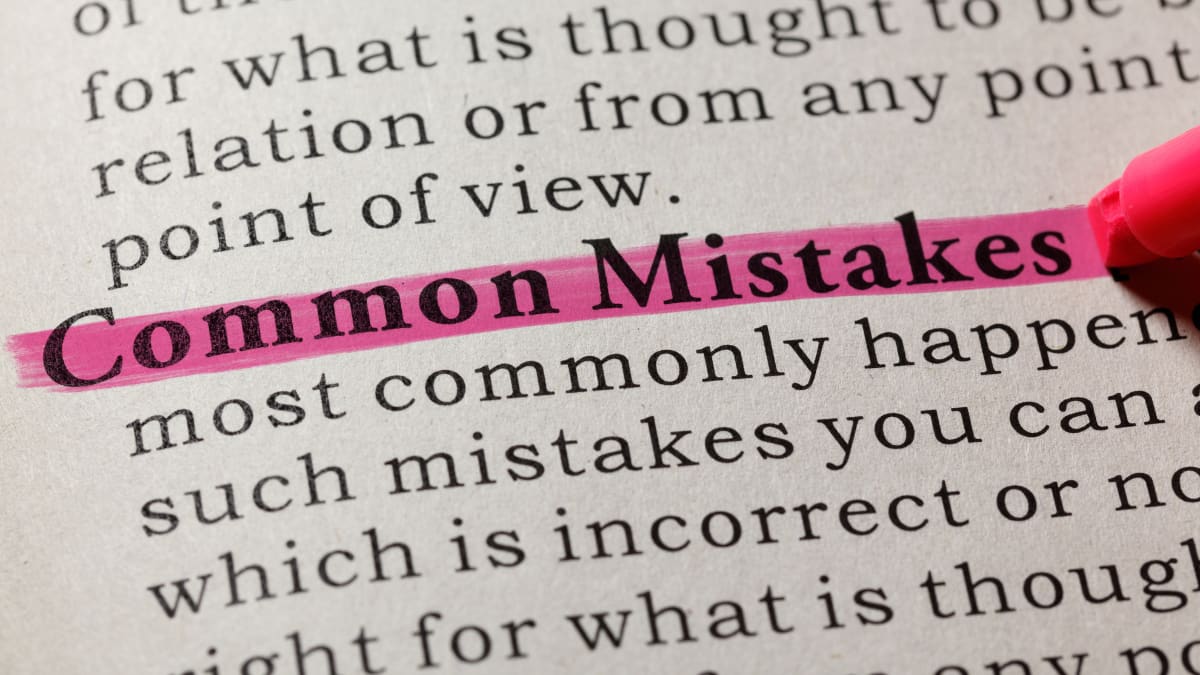 The words common mistakes highlighted in pink