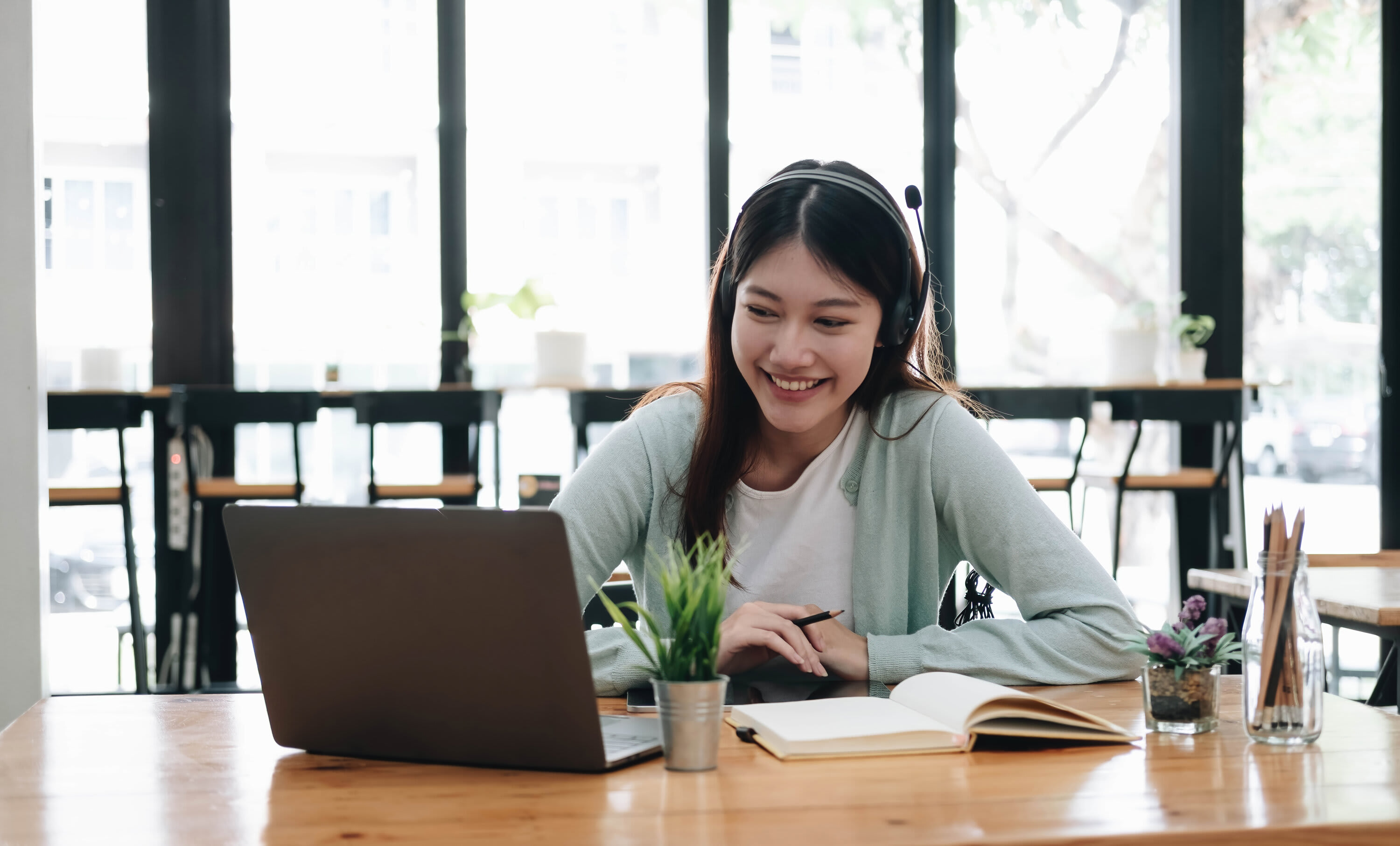 Guide to Online Degrees and Distance Education in 2023 | Academic Influence