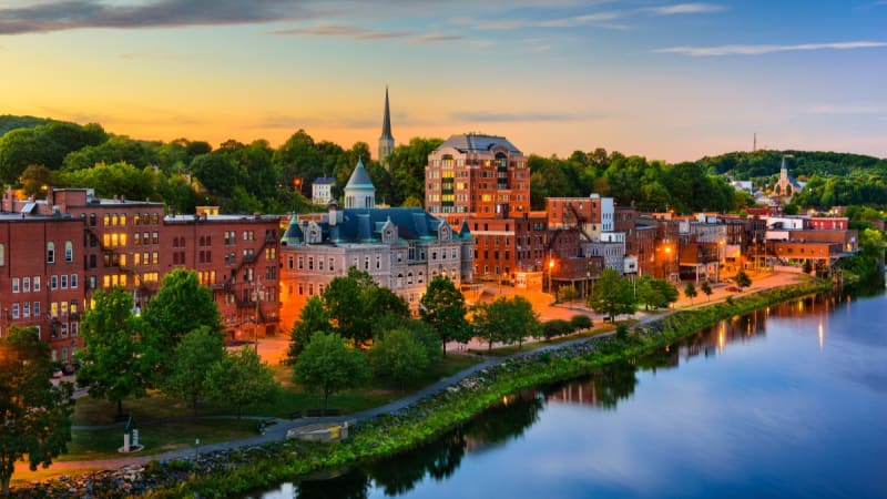 Best Online Colleges in Maine 2023
