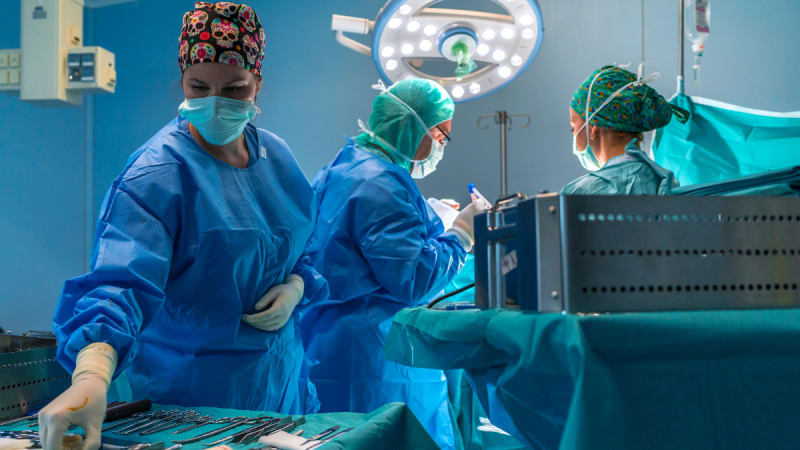 Is Surgical Tech a Good Job? Essential Job and Salary Information
