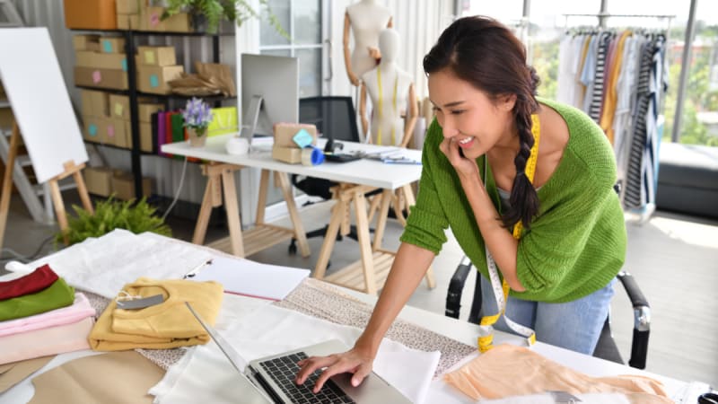 The Best Side Hustles for College Students to Make Money