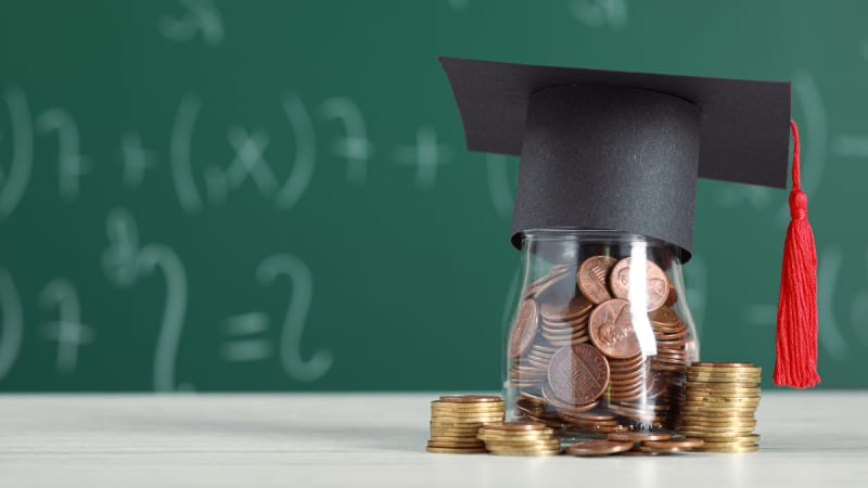 How to Save Money in College: Budgeting Tips